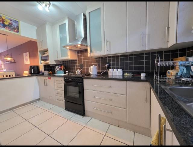 2 BEDROOM TOWNHOUSE FOR SALE IN NEW REDRUTH